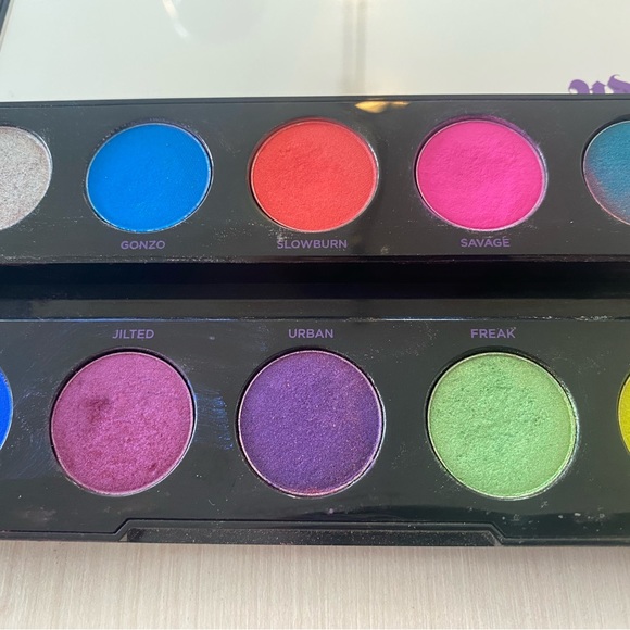 Urban Decay ELECTRIC eyeshadow palette - Picture 3 of 3